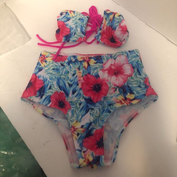 Bikini Pink Floral Halter High Waist Two Piece Swimtsuit New in Package Size S - Picture 1 of 7